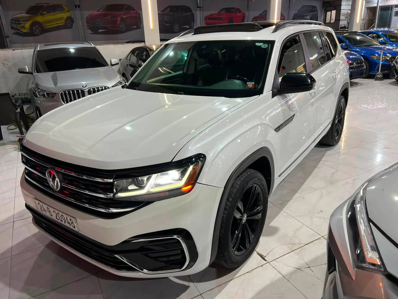 فولكسفاغن
اطلس sel موديل 2022
V6

مواصفات السيارة 
بانوراما 
كشنات تدفئة وتبريد 
استيرن تدفئة
صندوق كهرباء 
تشغيل عن بعد 
مراقبة النقطة العمياء 
مقاعد كهرباء 
عدسة لايت متحرك 
انارة محيطية
ابل كار بلي 
4motion
تشغيل عن بعد 
بردات خلفية 
كشافات ضباب 
رادار امامي خلفي مانع تصادم 
قيادة ذاتية 
مثبت سرعة 

داخل جلد 
 
تبريد قطعتين 
مرأة السايق تظليل تلقائي 

سعر السيارة 255ورقة وبيها مجال 
 مكان السيارة اربيل 
للاستفسار الاتصال على الواتس اب ***********
***********
