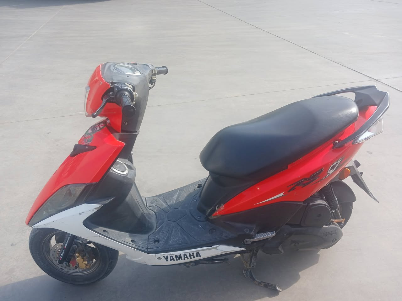 دراجة للبيع سرعه 120 ماكس مضلع 
سعرهه 800 مكفولة
مامفتوحة وكفراتة بلادي 
للتواصل ***********
مكاني الحرية
