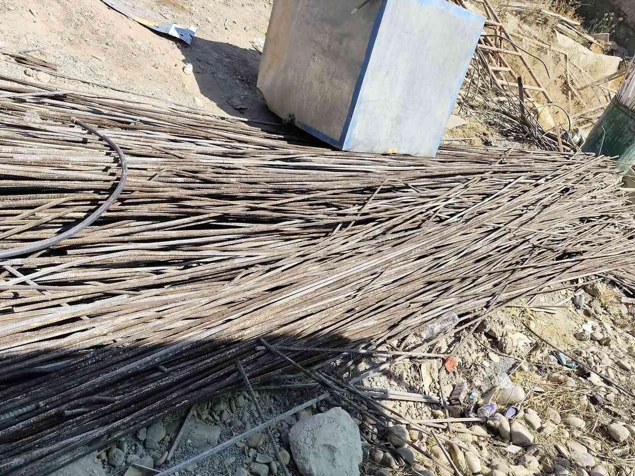 سلام عليكم  يوجد شيش بناء مستخدم نظيف ابو النص للاستفسار  ‏‪***********‬‏
