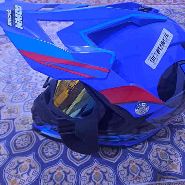 السلام عليكم اخوان
خوذه لدراج السعر بس ب ٣٠ الف 
للحجز مراسله الرقم عبر الواتساب
***********
