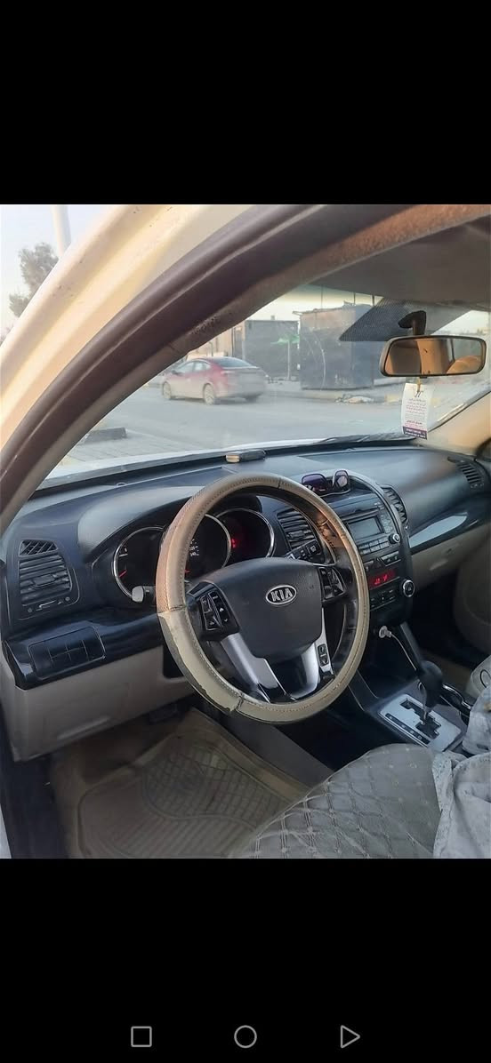 السلام عليكم.
سورنتو 2012 للبيع.
مصبوغه عام سته سلندر سبعه راكب فول ماعدا البصمه خليجي السعر 115 او امراوس اب حديث سورنتو 2017 وفوك.
***********
