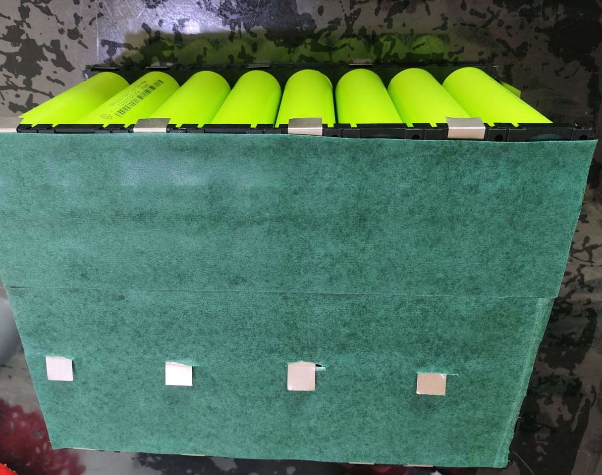 تم بحمد الله عمل بطارية ٧٢ فولت ٣١ امبير وتمت تجربتها على دراجة وحش الكون ٢٠٠٠ واط وكانت المسافة المقطوعة 55 كيلو متر بنسبة ٨٠ ٪من الشحن ( اي من ١٠٠٪الى ٢٠٪)
تم تاخير النشر لغاية تجربة الزبون للبطارية وارسال معلومات التجربة .. تجربة الزبون في اول تعليق


**إذا كنت صاحب هذا الإعلان وتريد حذفه لأي سبب، رجاءا أرسل رسالة إلى الدعم الفني**