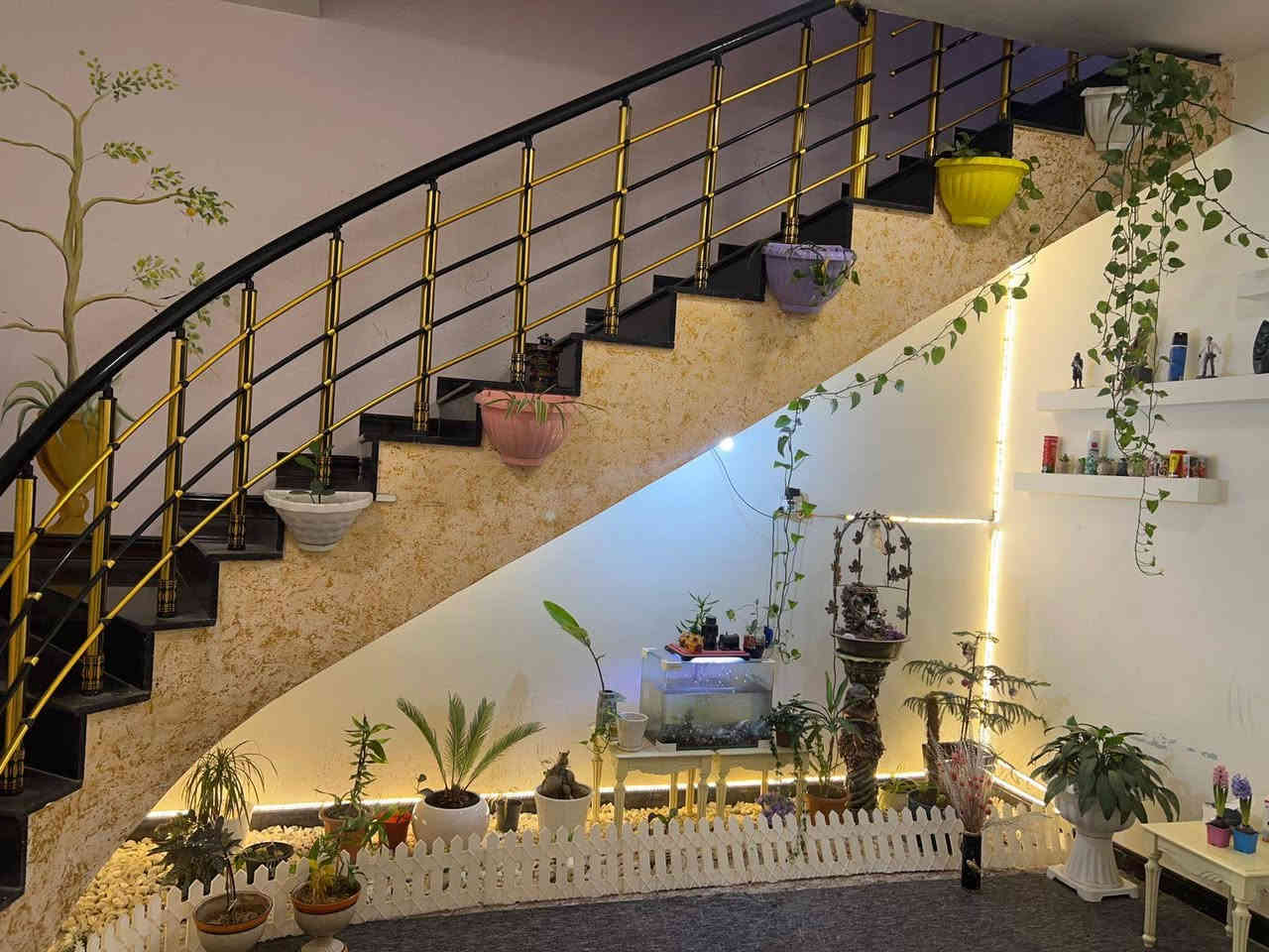 بيت للبيع منطقه دور الضباط مقابل قاعات الأعراس انطاليا وقصر الاحلام المساحة 263 متر الواجهة 8 ونص والنزال 30 متر البيت طابقين والبناء طابوق السعر 640 من راعيه مباشر *********** واتساب
