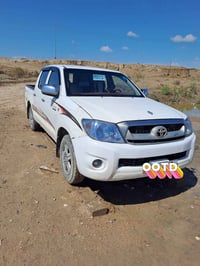 هايلوكس • ٢٠٠٩ • رقم نكليزي