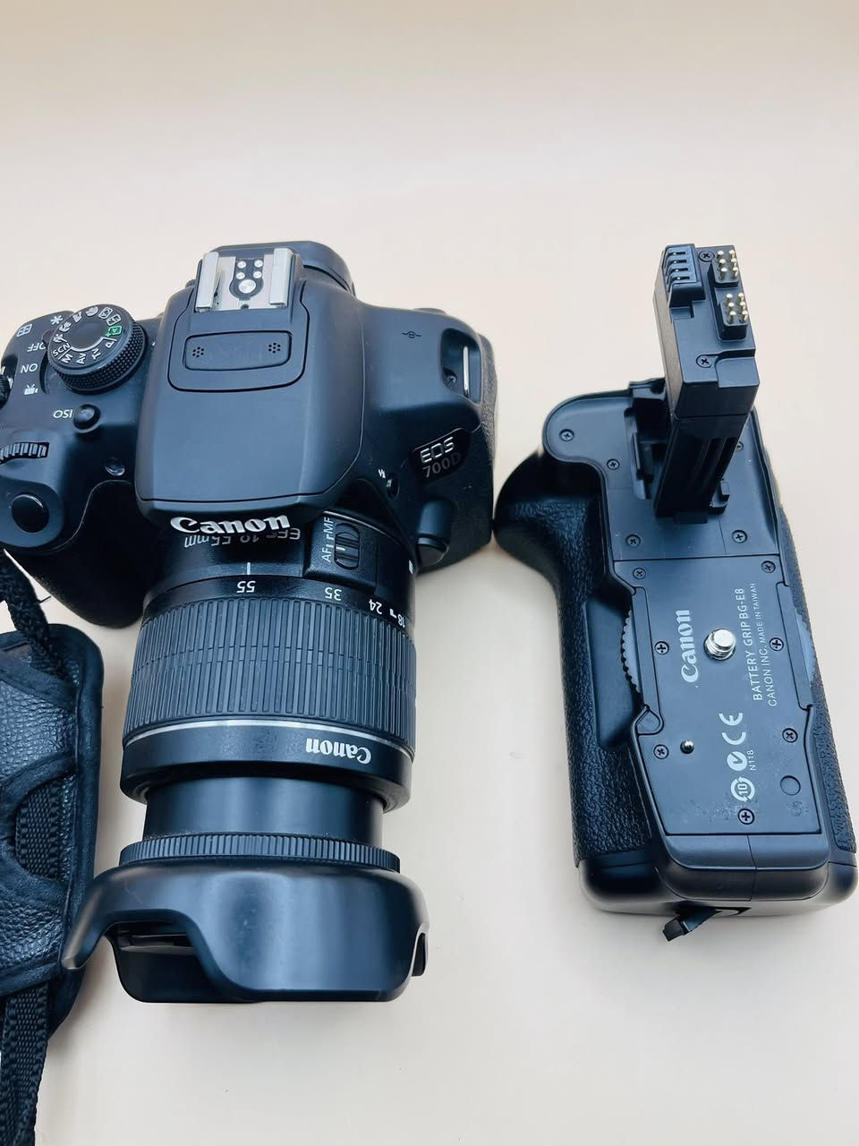 كانون d700
عدسة 55.18
شاحنه
بطاريه
حزام كتف
جنطة
نضافه 100‎%‎
مكفوله من اي عطل وتصليح كامره اخت الجديده 
السعر 340الف سعر نهائي 
مكاني ناصريه متوفر توصيل
للتواصل وتساب او تصال ***********
