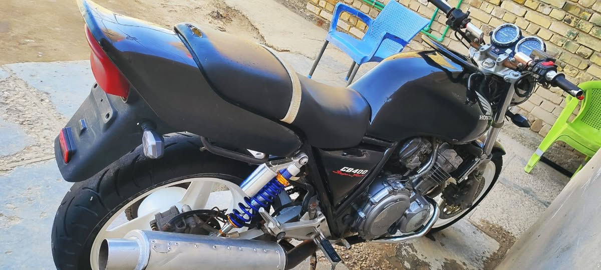 عمي اسلام عليكم دراجه بطح سيبي فور جيل اول مكفوله. كفاله عامه دراجه جديده اول وثاني وثالث بطناش  مكانهه ديوانيه وسعر خاص والرقم ***********
