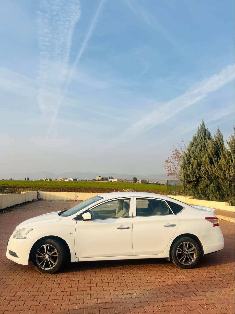 NISSAN SENTRA 2020
فول بسمه شغال كاميره 
گير مكينه شه رت 
تحويل وكاله شه رت 
نيف نيفه تنشتك سياره سبوخ بي داخلي 
سعر ١١٢مجال توزيك تيدايه
*********** اكر, نينوى
