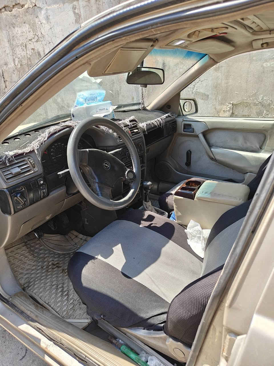 اوبل فكترا 91 مكينه16
كير محرك شرط سياره بيها طخه بلحوض مصبوغه جماليه السياره بسمي كابون ورقي طخم حداديه جديده سعرها 32 بيها مجال بصيط
***********

