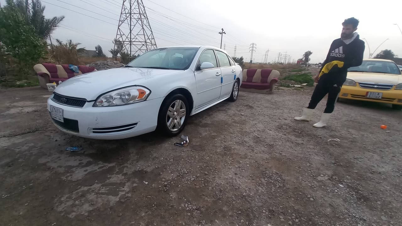 السلام عليكم انبالا 2013 LT2 السياره جاهزه من كل شي  احلى من الصور بيها قطعتين  من كندا وبيها طخه باب الايمن  وتعدلت على البارد بدون دواخل السعر تصل *********** بس واتساب وتدلل
