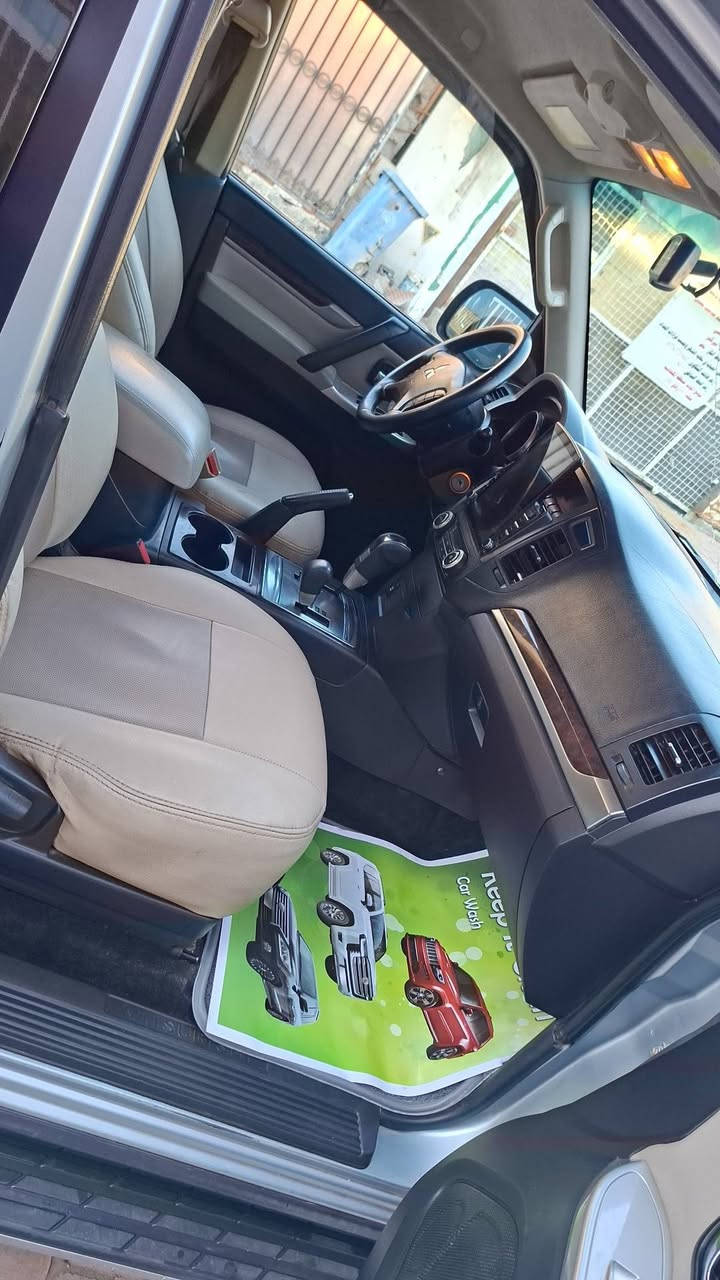 السلام عليكم باجيرو حبتور2013 صبغ جاملغ خلفي بدون دواخل السعر١٤٥بي مجال مكاني بغداد حي العامل هاتف ***********
