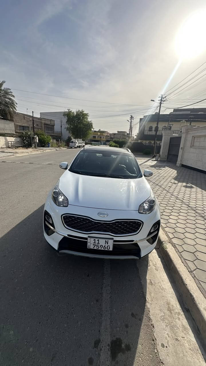 السلام عليكم
السلام عليكم 
سبورتج 2020 خليجي 
مكينة 2000 دوش 
ماشية 64الف
فول موصفات 
بنورما 
كشنات جلد 
داخل حمصي 
شاشة حبيرة كار بلي 
حساسات 360 
جنطة كهرباء 
مري شفط 
كشنات ثنيهن كهرباء 
ويل 19
تايرات جدد 
السيارة بوضع الشركة 
سبير منازل 
مكفولة كفالة عامة 
عده اربع اصابع بارد بلجاملغ الخلفي 
مكاني بغداد حي الجامعة 
***********
