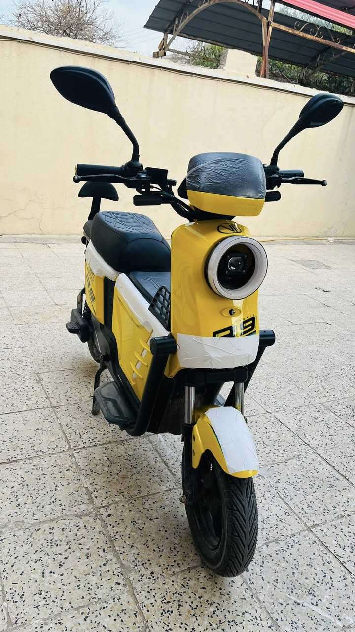 السلام عليكم للبيع مأطور شحن R9 ماطور جديد استعمال ثلاثه اشهر بطاريات حجم كبير 12v 32Aجديدة شرط 
الماطور بي درع +جنطه 
تشغيل مفتاح +كارت
الماطور جديد كلش 
السعر 550 
للاستفسار ***********
