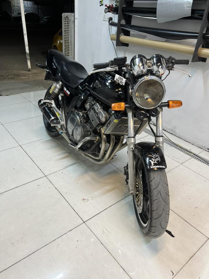 سي بي فور جيل اول 16ولف
اورقها كامله 
كير محرك كهربيات مكفواله 
دارجة برغي نقص مابيها 
عنوان كركوك 
سعر 14بيها مجال 
ترايك وين ميعجبك 
شراي اتصال *********** موديل 99
