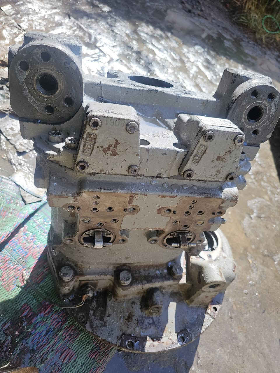 للبيع مظخة زت بلادية جديدة سعر ١٥ ورقة للاستفسار ***********
