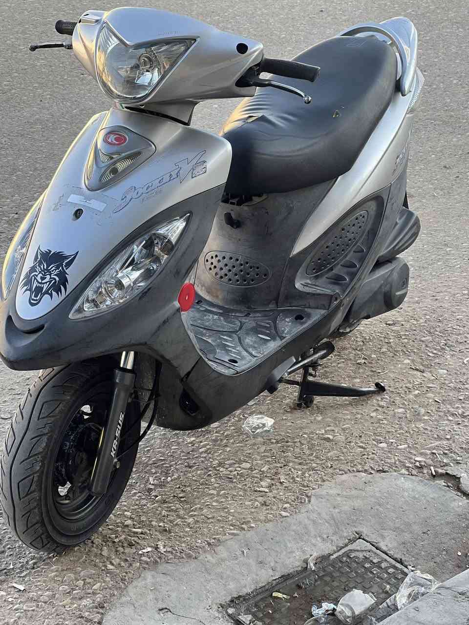 السلام عليكم دراجه كامكو ياباني للبيع مكفوله كفاله عامه صار سبوعين من نزلتهه من رمبه ‭0783 676 3350‬.
