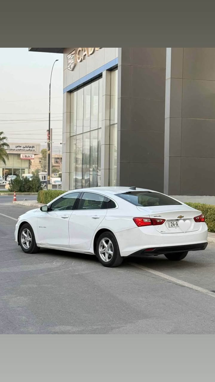 ماليبو 2017  السعر بلاش 95  ومجال 
رقم دهوك الجديد سنوية جديد 
مكان السيارة دهوك 
السيارة بدون صبغ فقط جاملغ خلفي صبغ 
وبيها تعديل بارد بل باب 
سيارة نضيفة وعلئ أيد وحدة
ماشية 100 مايل  كير ومحرك وتبريد بشرط
تخم تاير جديد 
سعر بلاش95  ومجال بسيط *********** وتساب كورك اتصال دهوك, العراق
