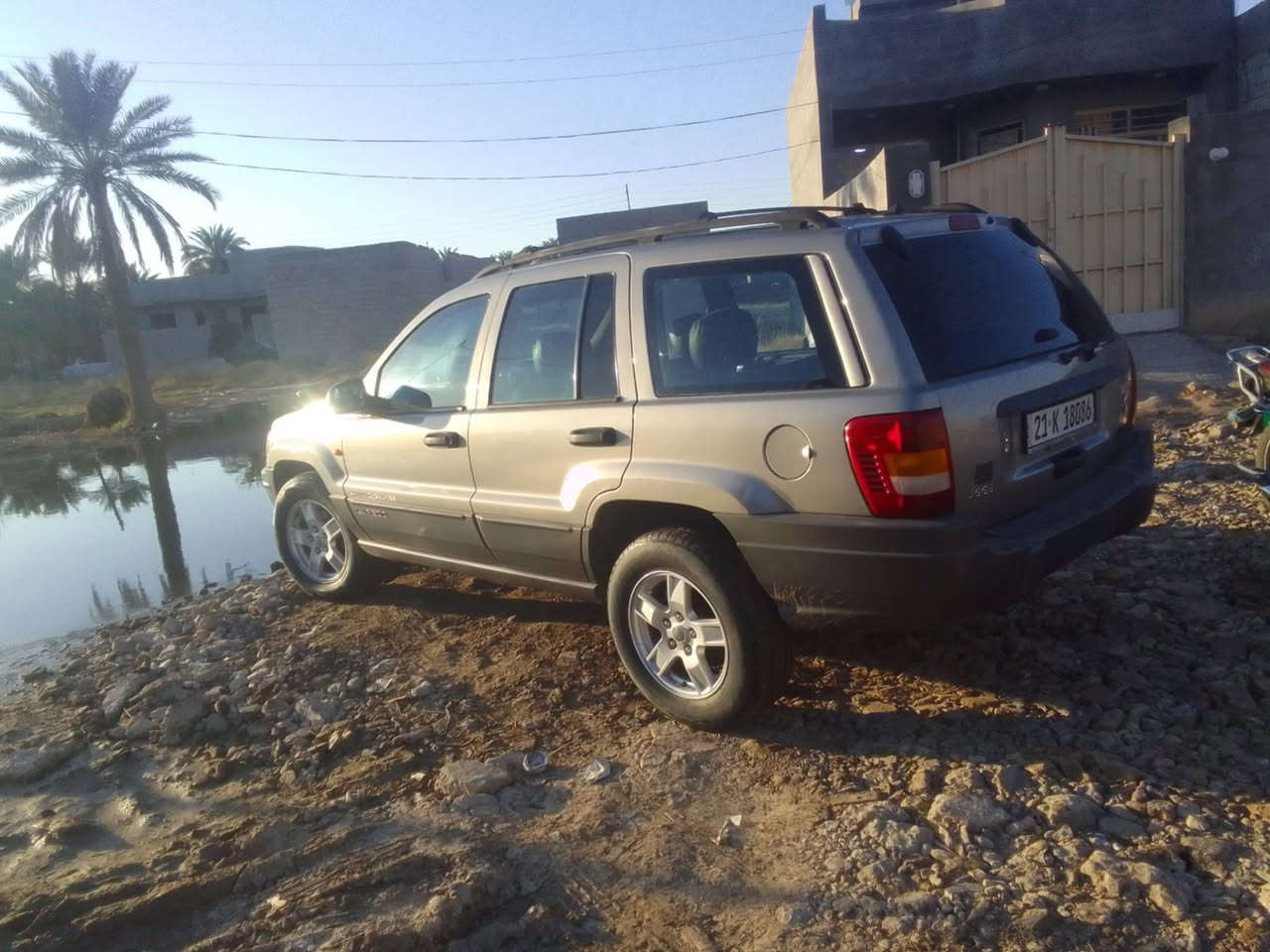 السلام عليكم سيارة جيب نضيفه 2001مكان بعقوبه بسمي رقم شمالي الاستفسار على الرقم ***********والخاص السعر 70 وبيهة مجال
