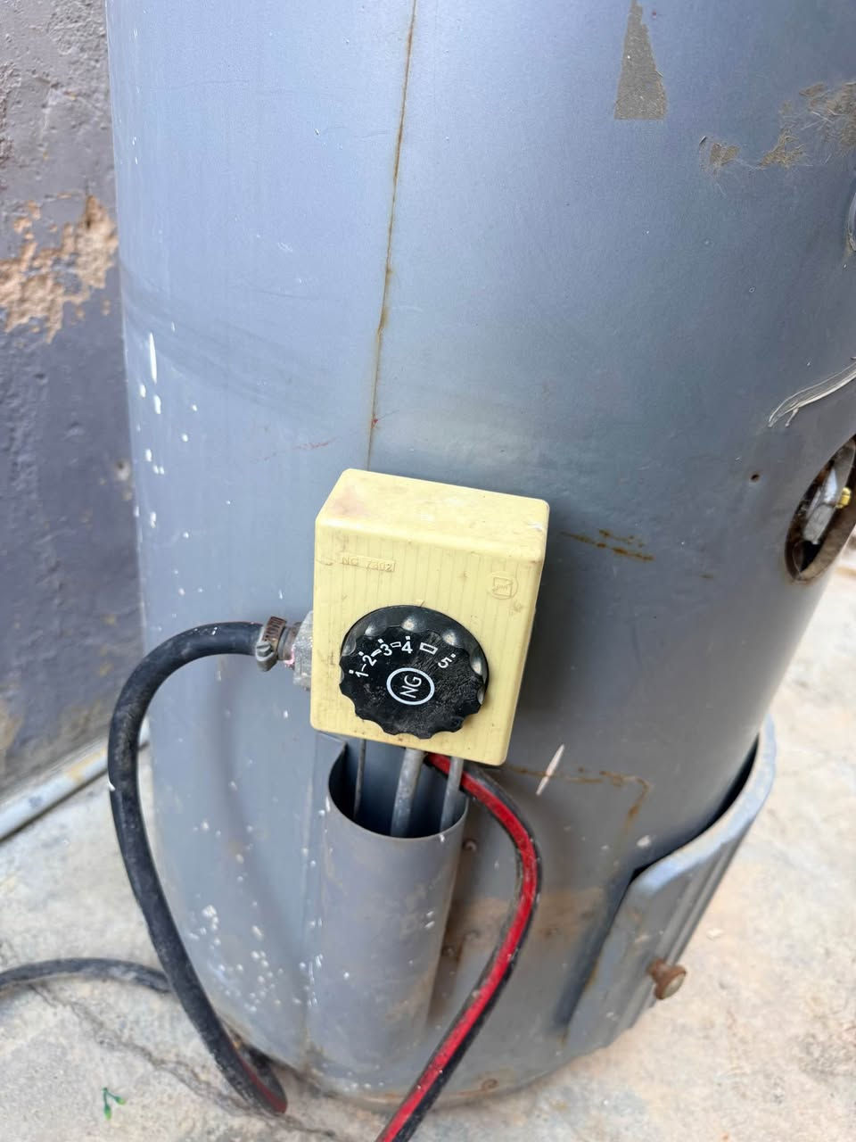 گيزر -بۆیلر. (غاز. +كاره بايه )٢٢٠ لتره نويه بي عه يبو بي كيشه يه سه رو ٤٠٠ ي بيدراوه ١٥٠ هزار أربيل, العراق


**إذا كنت صاحب هذا الإعلان وتريد حذفه لأي سبب، رجاءا أرسل رسالة إلى الدعم الفني**