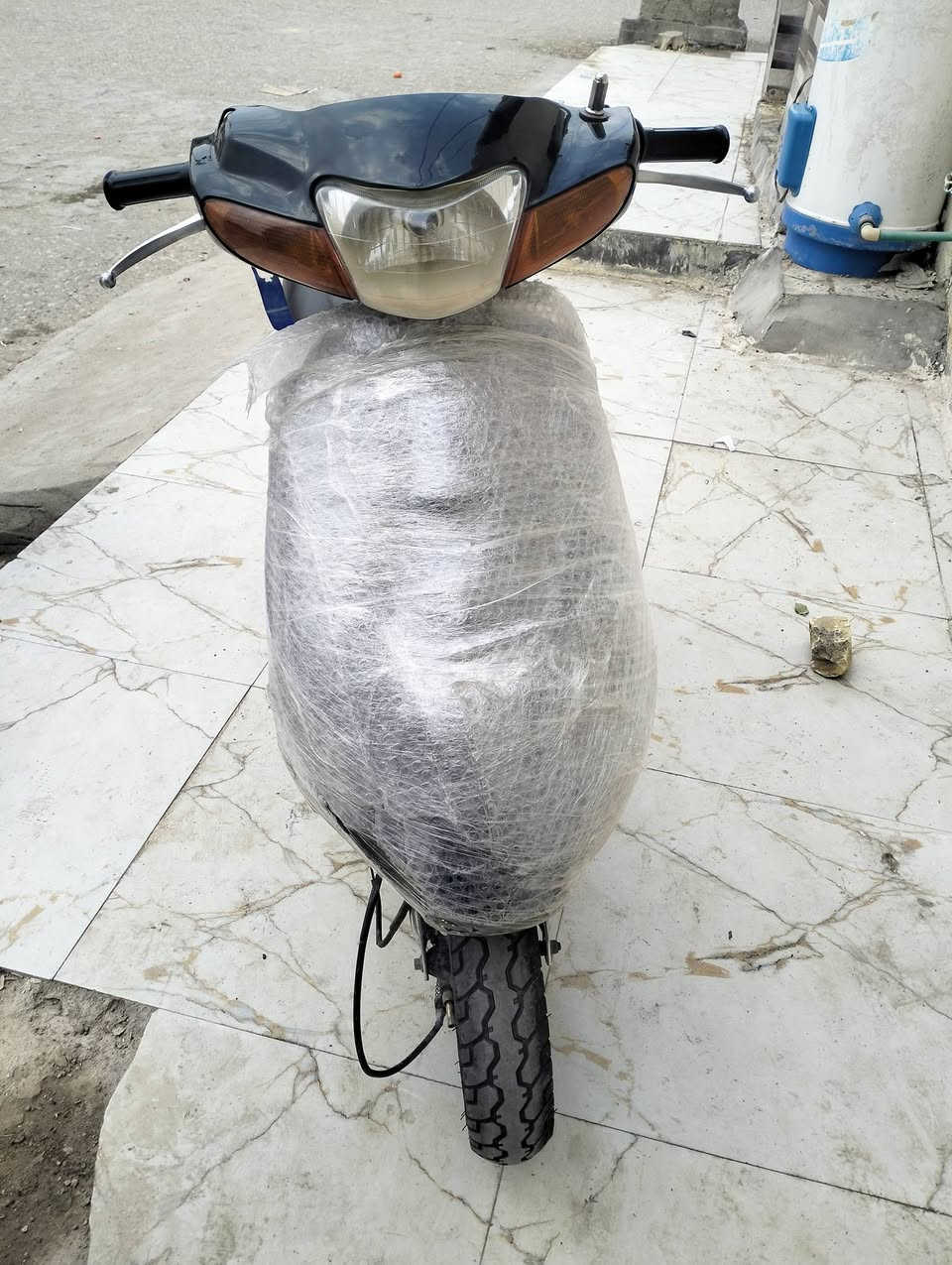 ((((دراجة ساسوكي للبيع )))))
دراجة مكفولة كفالة عامة ما مفتوح بيهة برغي 
تجي تفحص وتروح الصوت ناعم شرط 
السعر 450 وبهية مجال للطيبين 
هااذ رقمي ما متواجد خاص دائمن 
***********

مكاني ميسان قضاء المجر الكبير
