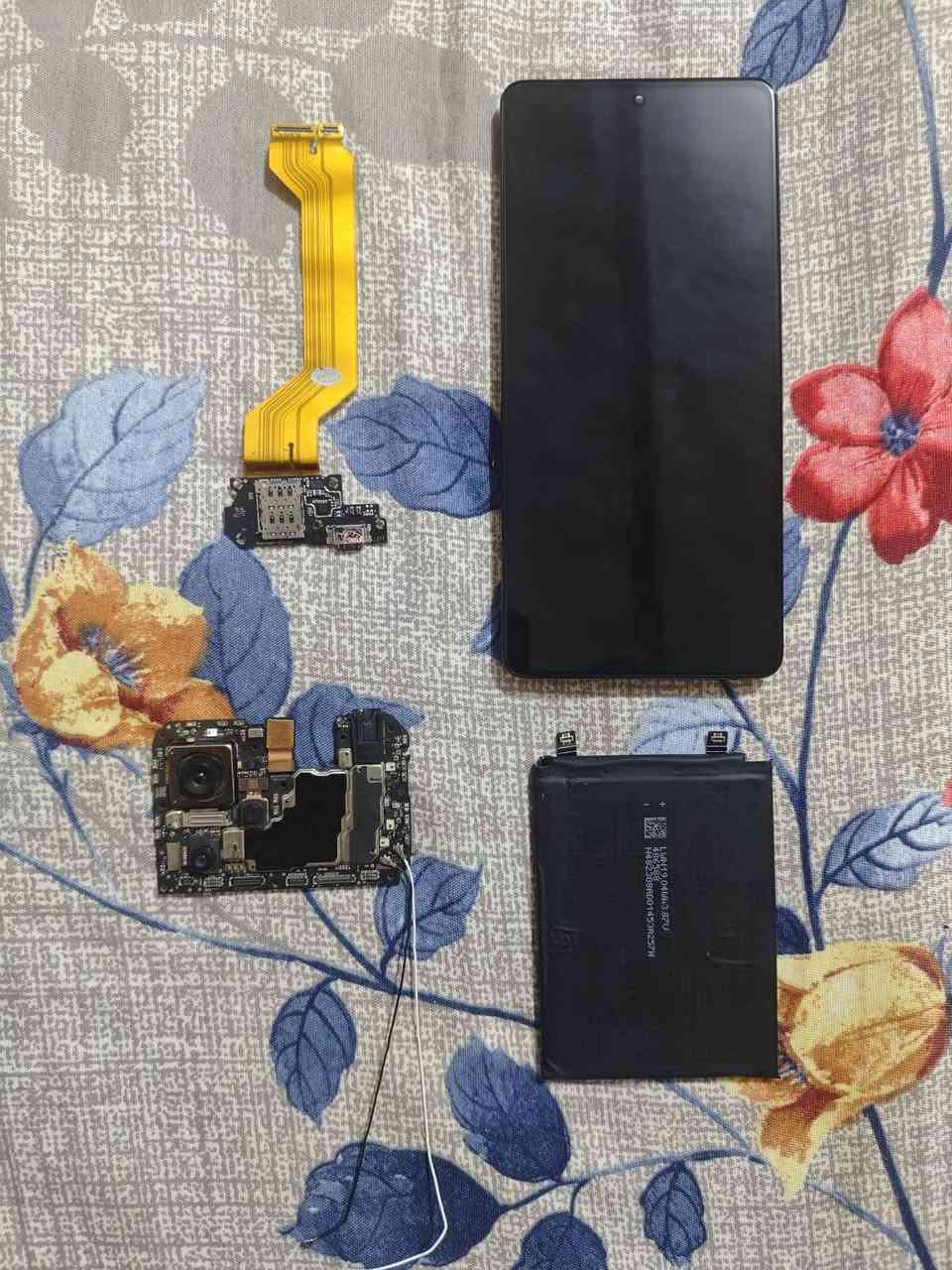 سلام عليكم  جهاز ريدمي نوت 12 برو بلاس تفصيخ
شرط الفحص وضمان سبوع
------------------------------------------------------
شاشة بـ فريم كامل  تفصيخ سعر 45 الف مع التوصيل 
بورد تفصيخ ذاكرة 256 السعر 40 الف مع التوصيل 
بطارية تفصيخ السعر 25 مع التوصيل
ايسي شحن مع شريط بيانات تفصيخ سعر 25 مع التوصيل


**إذا كنت صاحب هذا الإعلان وتريد حذفه لأي سبب، رجاءا أرسل رسالة إلى الدعم الفني**