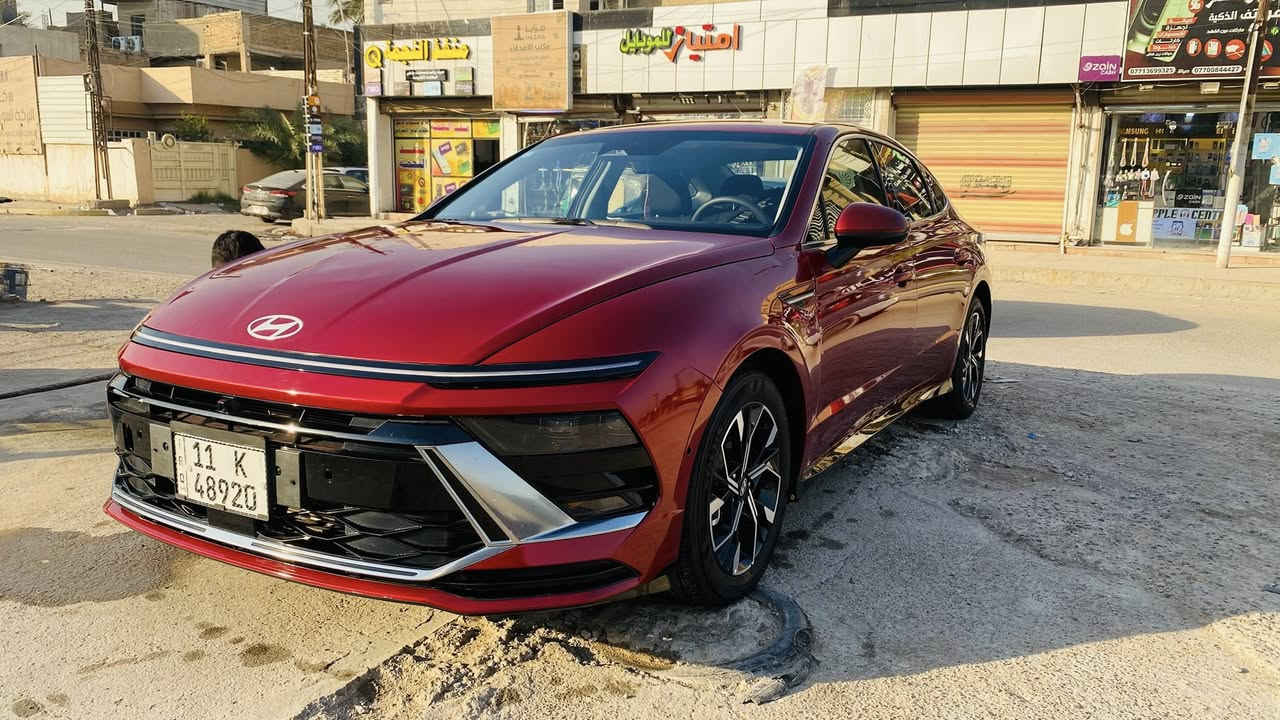 السلام عليكم الي اتصلو بية سابقاً ارجو المعذرة صارلتي حالة طارئة واضطريت اسافر 
سوناتا دم الغزال الزيرو رقم بغداد موديل 2025 ماشية الف بس حادث جداً بسيط ومصلح درجة اولى 
ربع البنيد والجاملغ صبغ فقط 
مواصفاتهة 
١-بصمات ابواب وتشغيل
٢-كشن كهرباء
٣-رادارات وتحديد مسار 
٤- قيادة ذكية 
٥-شاشات كبيرة وكار بلي
٦-وضعيات قيادة ٣
٧-تشغيل عن بعد 
٨-سايد بريك بصمة 
٩-كاميرا دوارة
١٠-فل تحكم ستيرن  
وبعد بيهة هواية مواصفات مذاكرهن 
السعر 210  وبيهة مجال 

اسف عالاطالة اخوكم د.سمير 

***********
