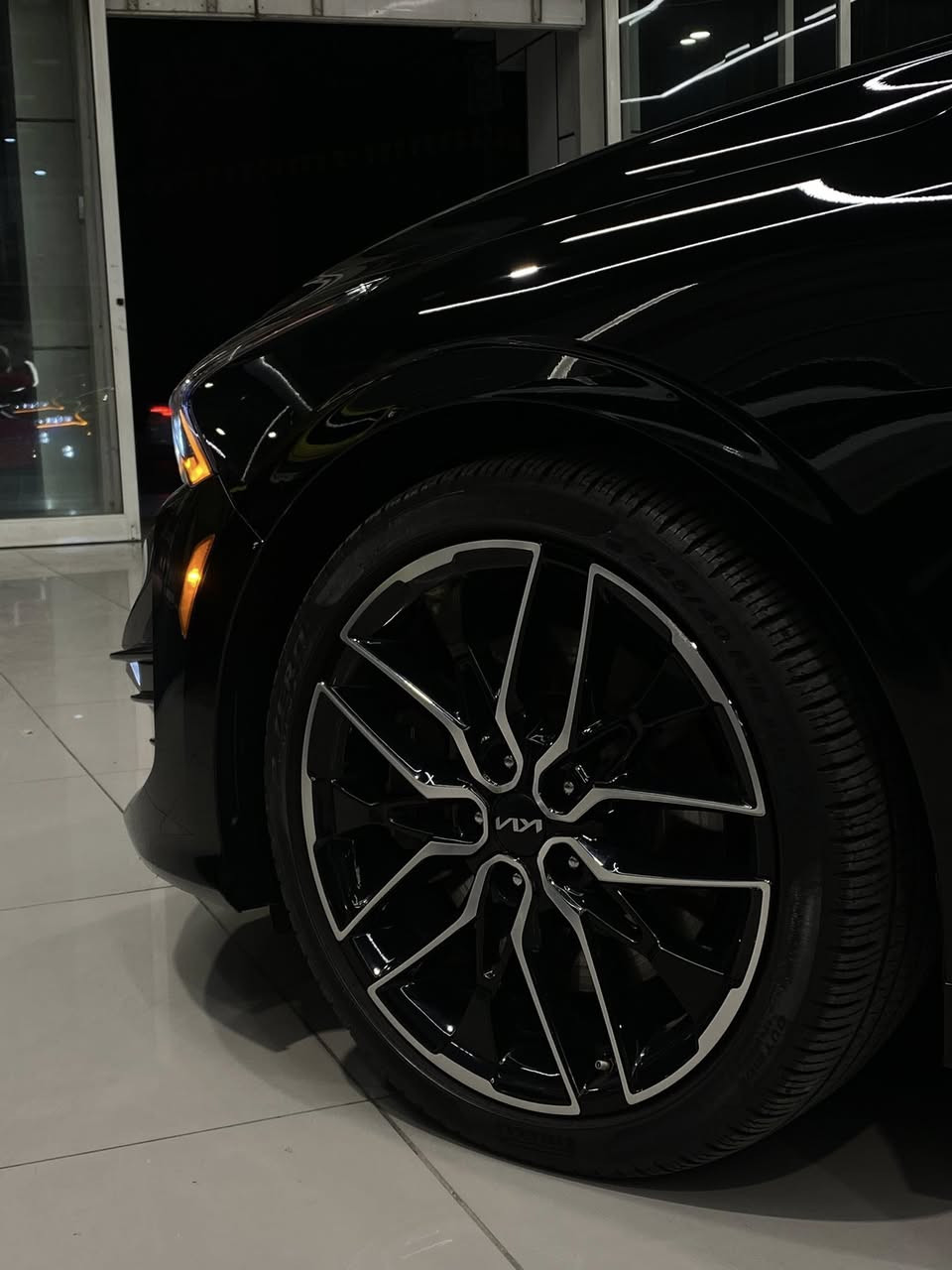 السلام وعليكم
كي فايف موديل 2024 GT 

2500cc torbo🔥

قطعه وحده صبغ 

فوول مواصفات 🔥🔥

5 كامرات
 
داخل جوزي المرغوب🤎

سقف بانوراما 

كشنات جلد

كشنات تدفئه وتبريد 

كشنات خزن

تدفئه ستيرين 

شاشه متصله كاربلاي

هاند بريك اكتروني

تشغيل عن بعد+بصمة ابواب لمس

حساسات اطارات رقمي

حساسات اماميه خلفيه

شفتات ستيرين

حساسات بلمري 

اوتو هولد للتوقف في الازدحامات 
 
شحن واير ليس

12سماعه ودمام BOSE سستم صوت 

 داش كام

تبريد مركزي

تحكمات ستيرين

مثبت سرعه 

درايف مود 

مكان السياره اربيل شارع 100 شركة احمد صلاح الدين محسن🤍

للتواصل :

خط:***********

واتساب:***********
