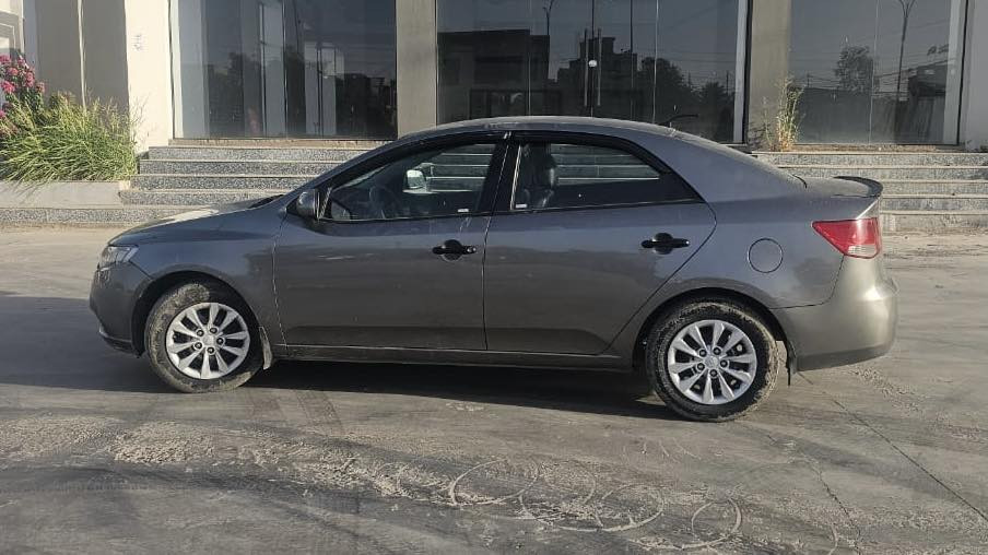 سعر جداً مناسبه 93 ورقة فقط (بدون صبغ)

رجاءً اقرا التفاصيل وخبرني 

‎ للبيع فقط كيا سيراتو خليجي موديل 2012 
محرك وكير شرط السياره بدون صبغ
 بيها طخه من الخلف معدل عالبارد 
صورها موجوده مع ملاحظات بسيطة

كابون بانزين بيها ✅
‎رقم اربيل الجديد بأسمي سنويه لل2027 
هزة ورقم كله جديد شرط تحويل مباشر 
صافية السياره جاهزه  مال جناي ربع دينار مصرف مابيها

 السعر 93 ورقة 
 
‎مكان السياره موصل الايسر
 
  ***********
***********
