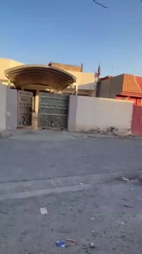 بيت للبيع مساحه 200 متر منطقة جسر دياله ستقبال 6 وربع × 3 ونص  صاله 3 ...