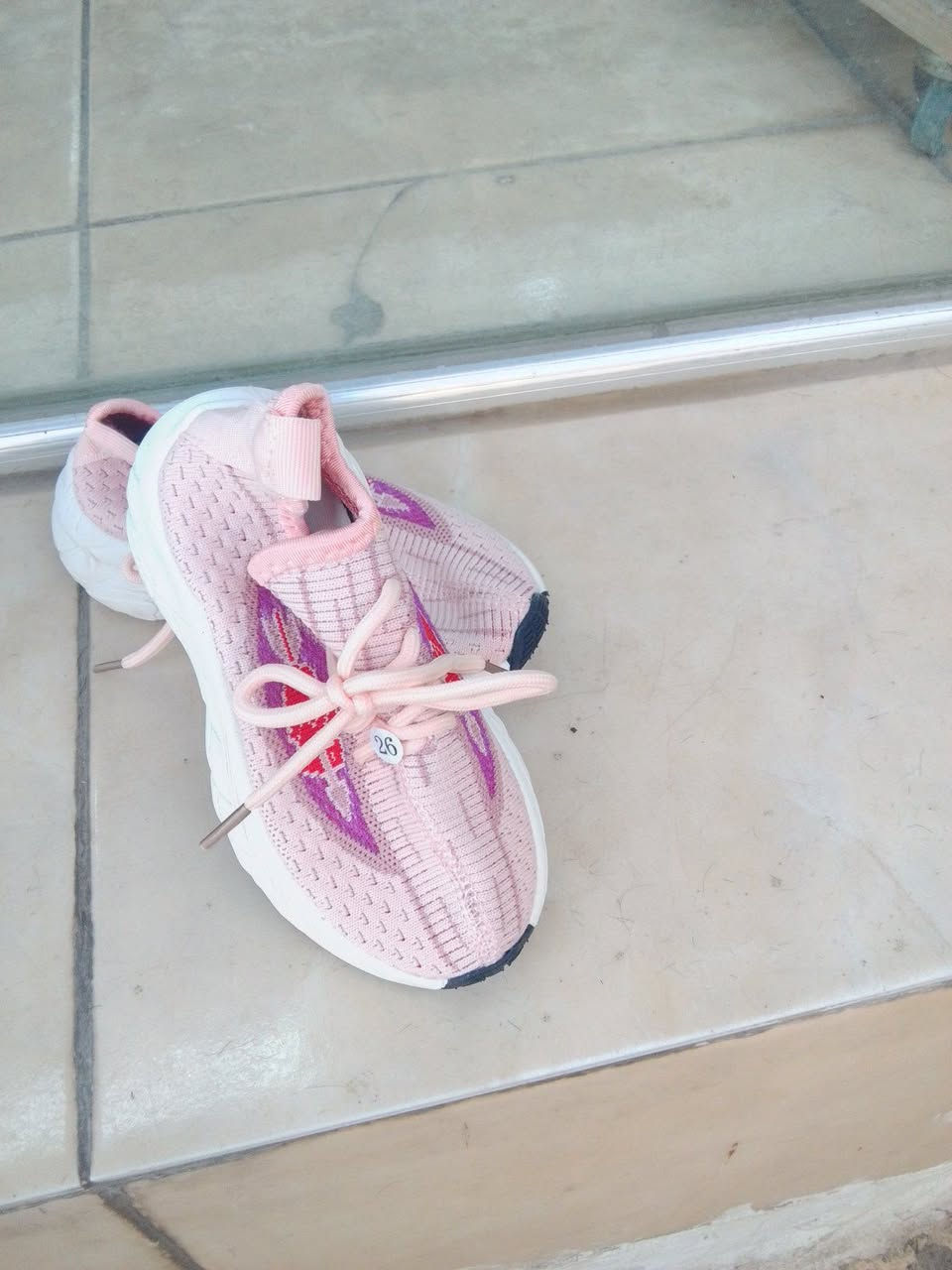 حذاء رياضي  Adidas مطاطي مانع للانزلاق وزن صفر مناسب للجري والتمارين الحجز والاستفسار مراسله الصفحه
السعر 3500


**إذا كنت صاحب هذا الإعلان وتريد حذفه لأي سبب، رجاءا أرسل رسالة إلى الدعم الفني**