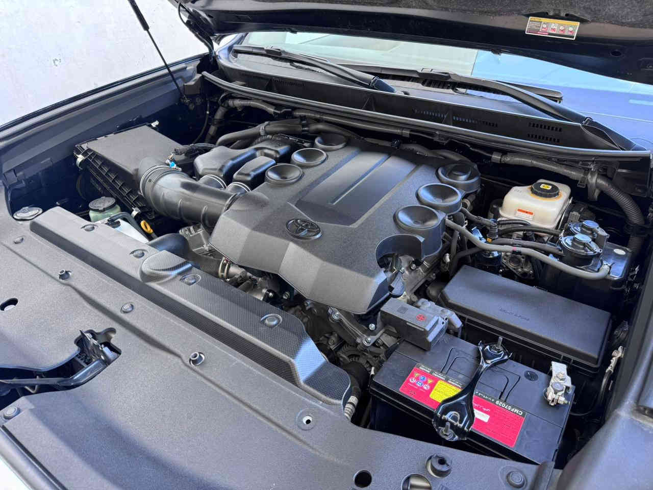 السلام عليكم ورحمة الله للبيع تيوتا برادو موديل 2023 خليجي ساز باب اول VX فول مواصفات خليجي كفاله عامه مغلفه PPF من الزيرو ماشيه 40 الف تايرات الشركه استلام زيرو كشنات كهرباء كشنات جلد تدفئه وتبريد الكشنات مري اوتو فتحه سقف بصمه شاحن لاسلكي 8 ايرباك تحكم جهتين رقم اربيل تحويل او وكاله حاضر سعرها 495 وبيها مجال الشراي يتصل مكانها بالرمادي 
***********
***********
