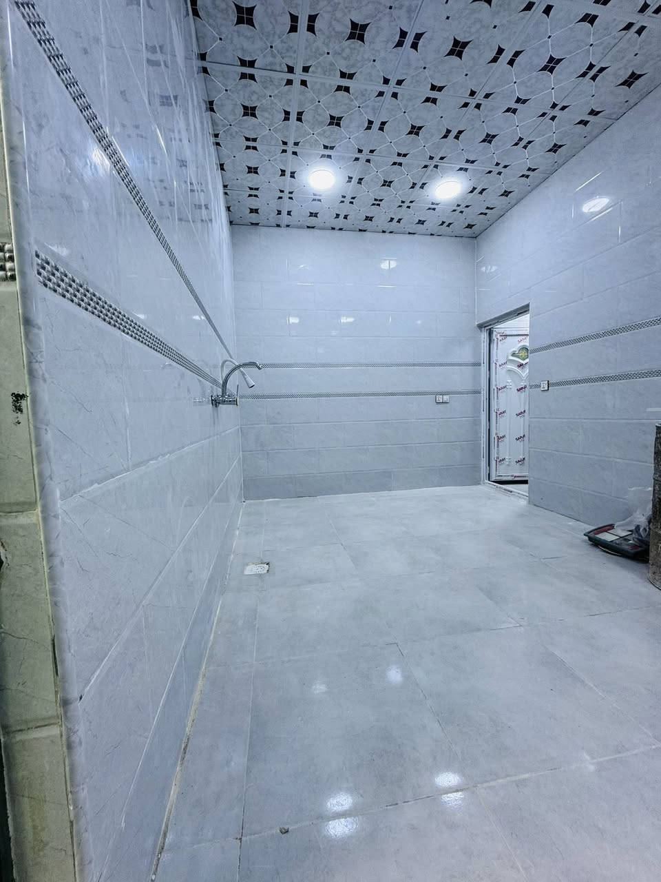 بــيــت 100 متر
يــالله بــيــت 100 متر بناء جديد ….
صب اساس وسقف .… طابو زراعي 
سيراميك لسقف كله البيت …
غــــرفـــه صــــالـــه اســـتــقــبــال مــطــبـــخ تـــخــاريـــج 
عنوان البيت شارع المطار القديم الفرع الي مقابل نهايه شارع علكم 
                   السعر 42 بي مجال بسيط 
للاسـتـفـسـار *********** واتــســاب +اتــصـال 

#مكتب_الحجيمي_للعقارات_قرب_صيدليه_الالفه 
#تــرمــيـم_بــنـاء_ايــجـار_رهــن_بـيـع_شـراء
