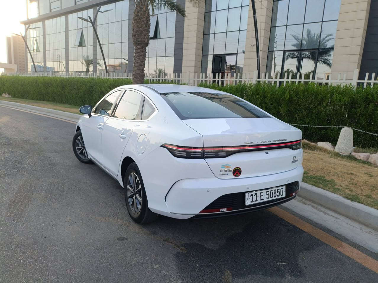 السلام عليكم 
بي واي دي دستروير 2025 بغداد 
المشي الكلي 11 الف 
بيها بارد بسيط جدا 
السعر 18,600,000 وبيها مجال بسيط 
***********
