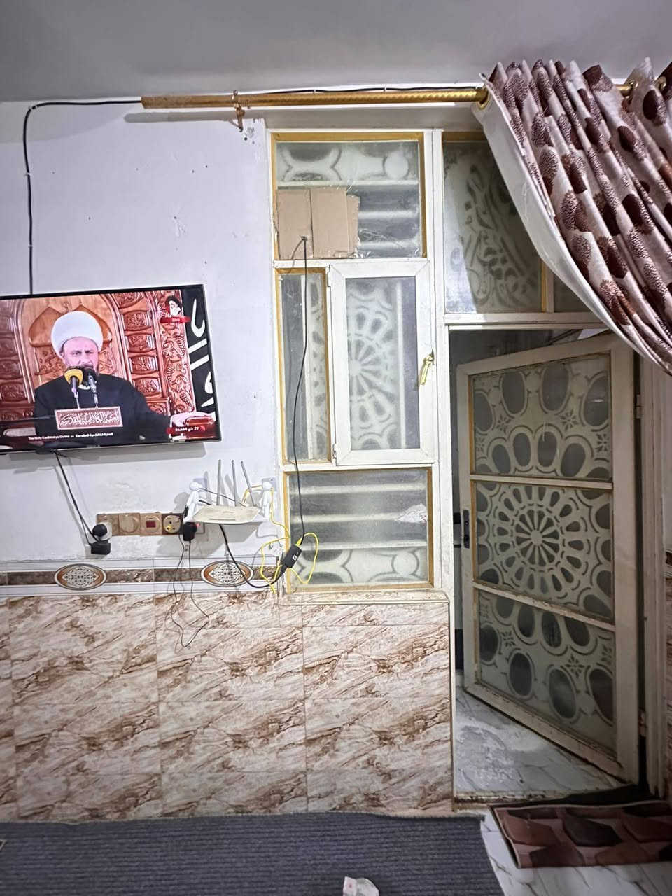 اسلام عليكم دار 100 متر قريب قريب جدآ علئ شارع غرفه صاله إستقبال مطبخ صحيات بيت كامل ماعوزه شي طابو سند 25 قرار محكمه لبيت معروض للبيع عنوان مقابل ملحق قريع الغدير 321 باقي الاستقرار اتصل ***********
