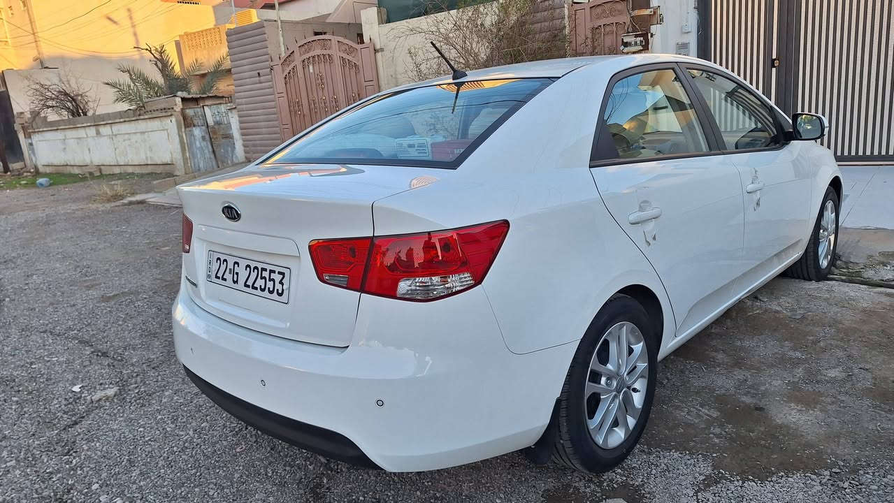 للبيع موديل ١٢ كيا
سيارة كلين ماشيه ٤٠ كيلو متر 
السعر 135 بي مجال  
***********
