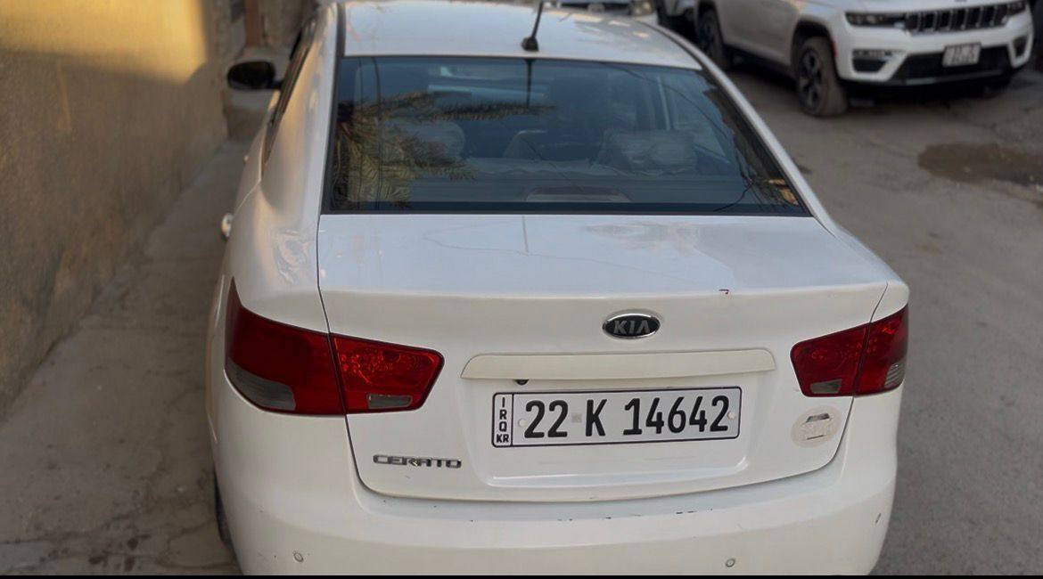 السلام عليكم سيراتو 2011 خليجي
مواصفات معروفة 
كير محرك مكفولة 
تبريد تدفئة شغالة جيد جداً 
رقم دولي جديد 
سنويه مجدده الئ 2030
السياره باسمي تحويل ثاني يوم 
بيها طخات فقط والسونار منشور 
السعر 93$ 
***********
