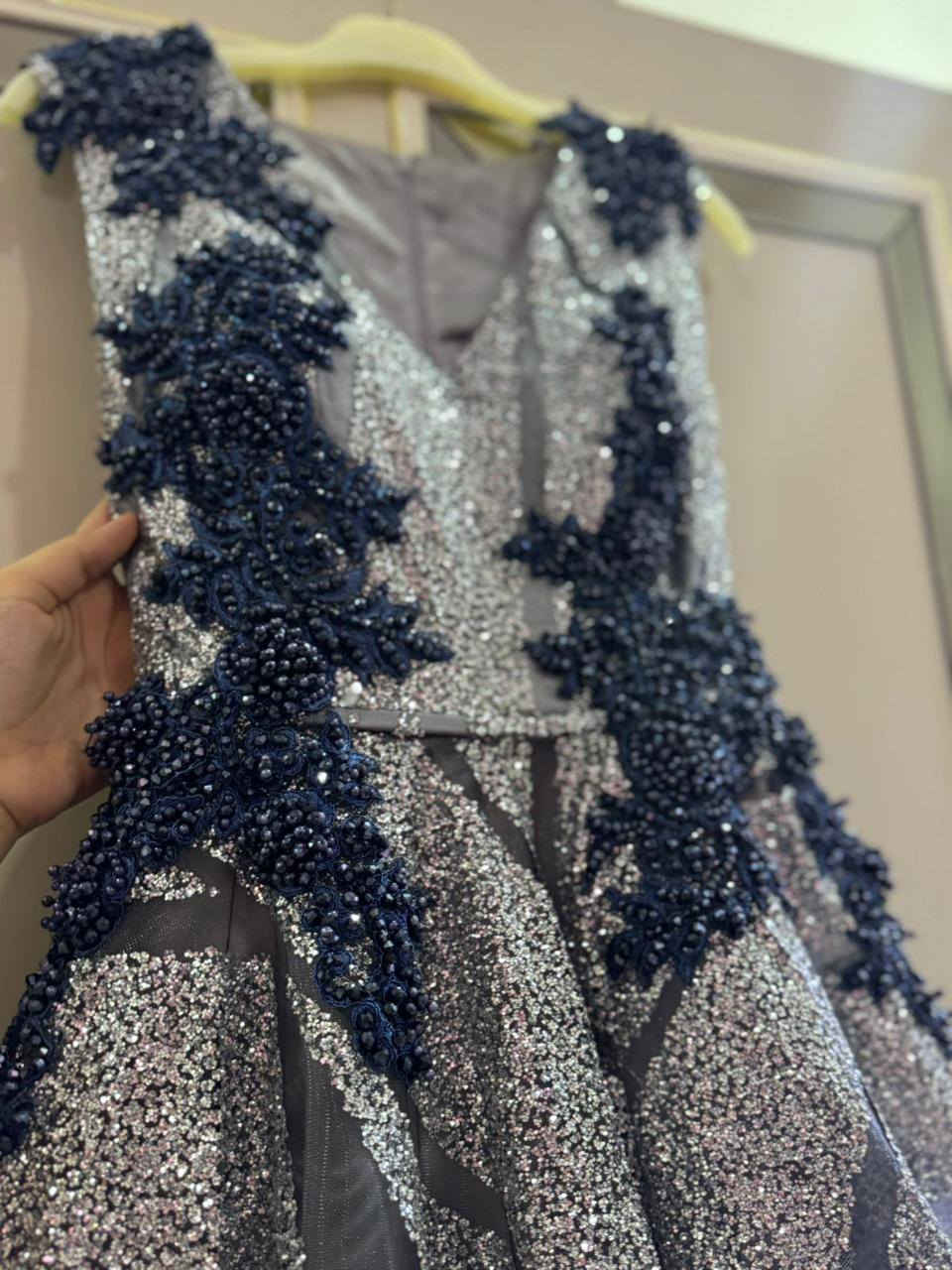 بدلة ماخذتها من ديفاين ثكيلة كلش كلها شغل تلبس قياس ٣٦-٣٨ ملبوسة فقط مرة وحدة ماخذتها ب500 وعارضتها ب125   ويوجد توصيل لكل المحافظات


**إذا كنت صاحب هذا الإعلان وتريد حذفه لأي سبب، رجاءا أرسل رسالة إلى الدعم الفني**