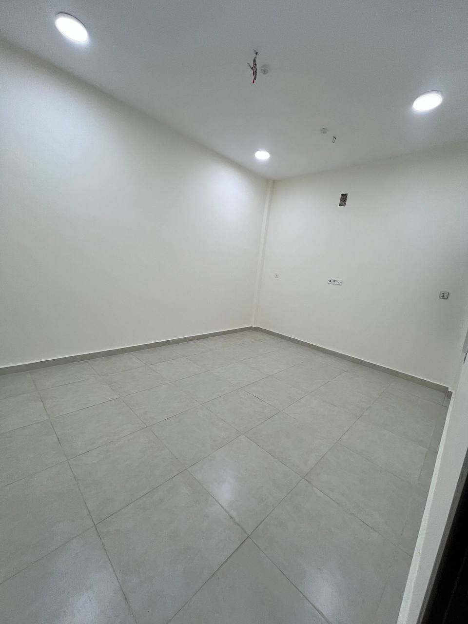 🏛️ شقه ارضيه للايجار  🏛️
في الطويسه بناء حديث ديلوكس

تحتوي غرفتين منام صاله مطبخ

صحيات موقع ممتاز

سعر الايجار 750 
***********
