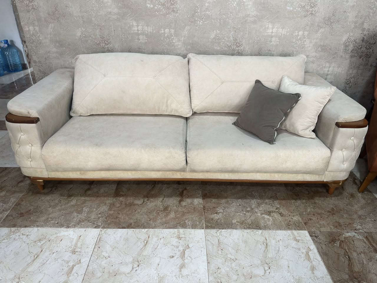 كاونتر للبيع كلش نظيف مع ملحق  وثلاجة سامسونج حجم كبير وطخم


**إذا كنت صاحب هذا الإعلان وتريد حذفه لأي سبب، رجاءا أرسل رسالة إلى الدعم الفني**