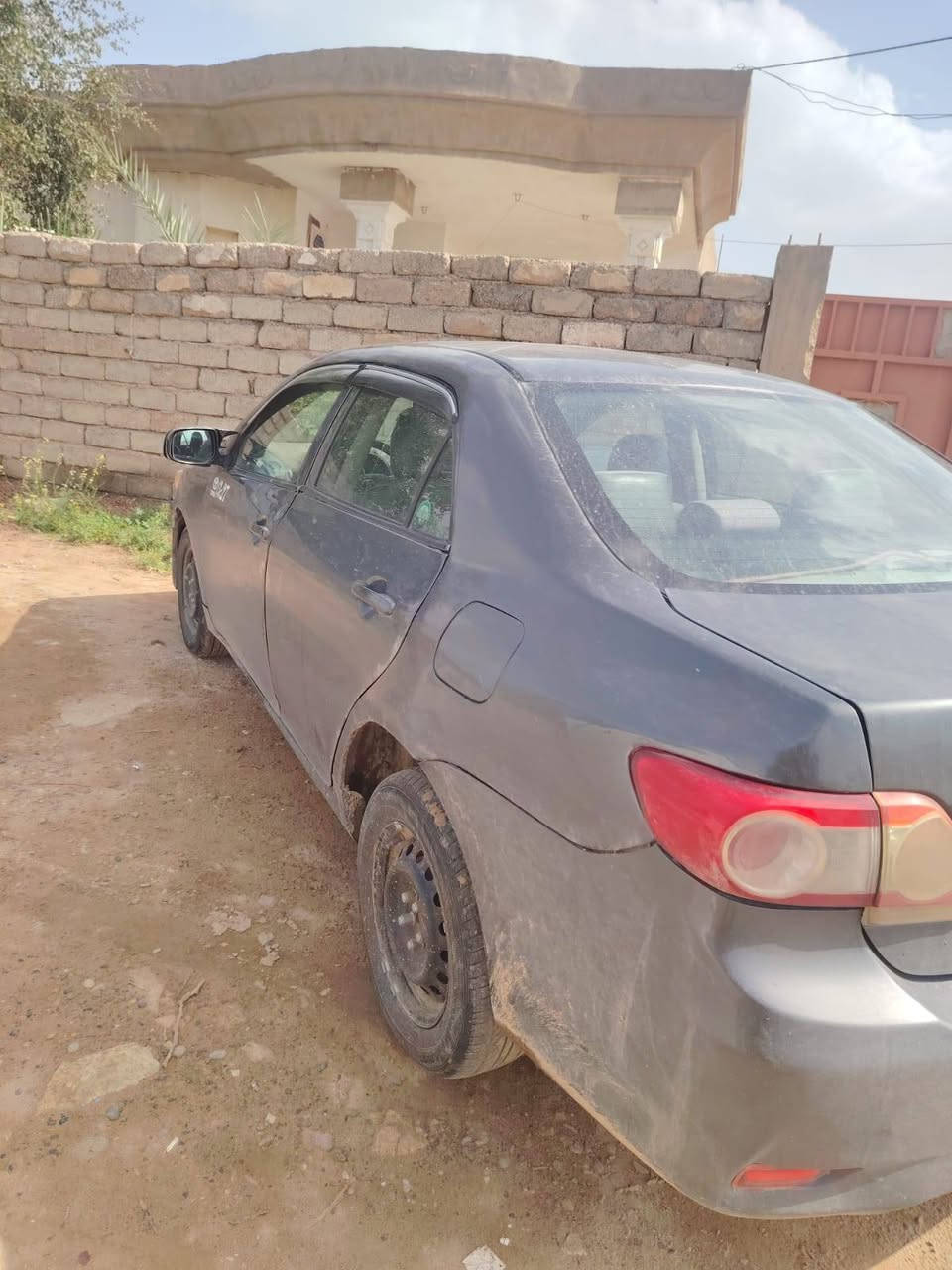 سياره للبيع فقط كورله موديل 12 رقم دولي سياره بسمي تحويل مباشر  محرك كير نضيفات صدر جديد تبريد ثلج تخم تاير جديد كهربايات كامله السياره بيها معجون بل قماره انطيها مرتجيه السعر: 80 وبيها مجال 
***********
***********
