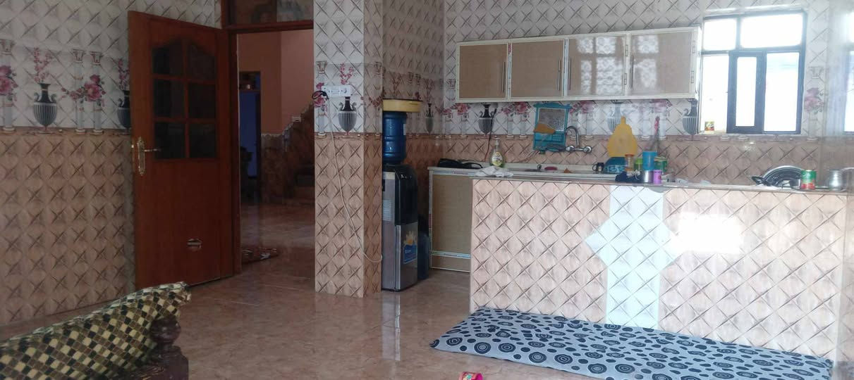 سلام عليكم عندي بيت معروض البيع
خلف مجمع رحاب
يتكون 
ديوانيه 
صاله 
غرفه نوام, /3
مناور /3
حمامات /3
سعر 80بي مجال 
بيت مساحته/ 250/
ستفسار على هذه رقم ! كورك بي واتساب! ***********/***********
