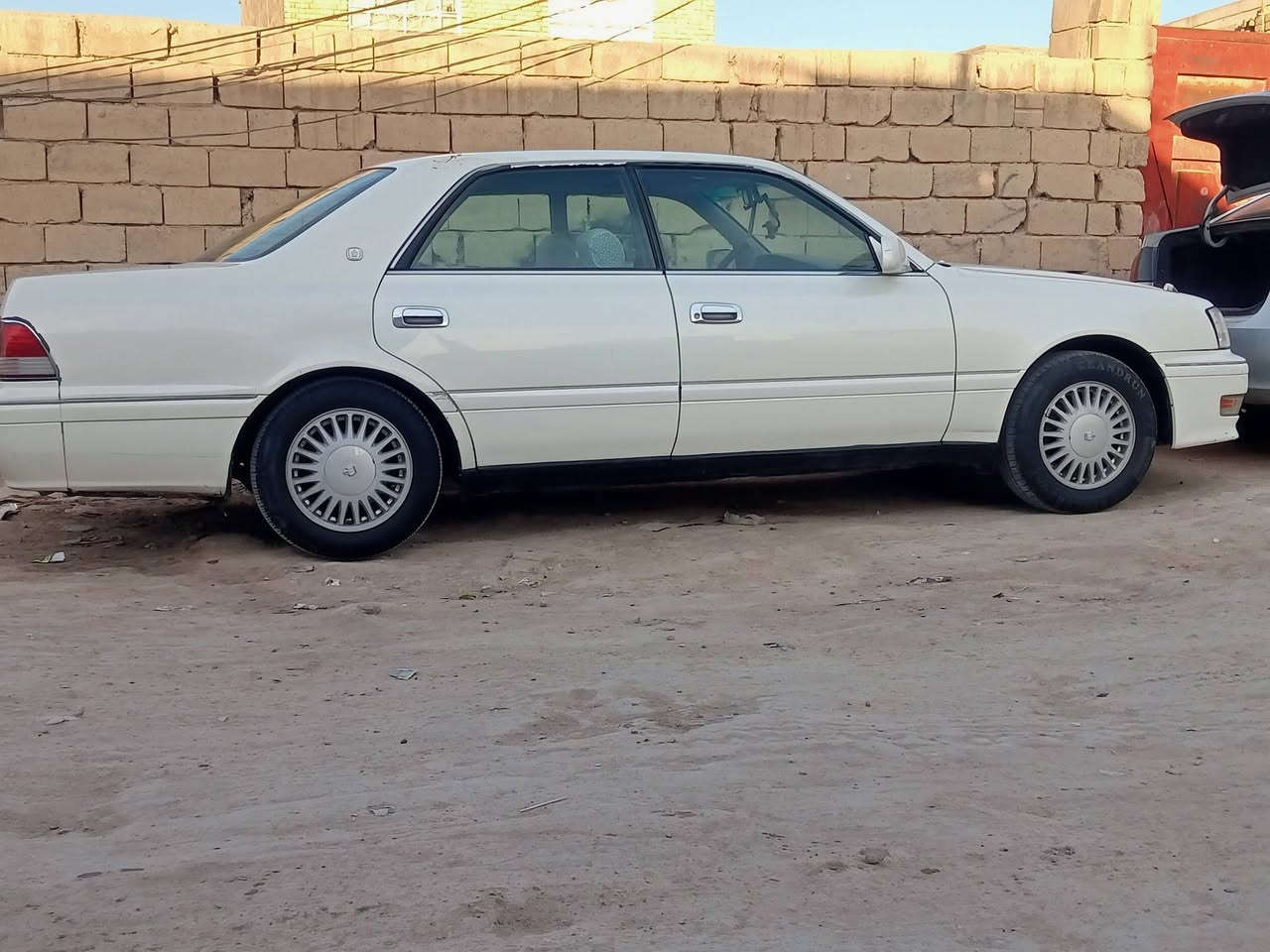 السلام عليكم رأس الثور كفالة عامة من ضربة ونقل  وصوليات رقم  تآميم صدامي  وكالة فقط موديل2001 فول ماعدا الفتحة وكلة على وضع الشركة السعر ،،75,,ورقة
***********
