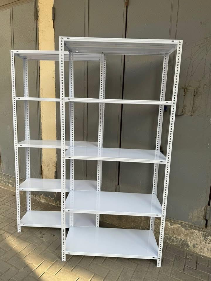 سلاام عليكم متوفر رفوف دكسن جديد ومستخدم أسعار مناسبة عنوان بغداد سوق مريدي انتصل تدلل***********
