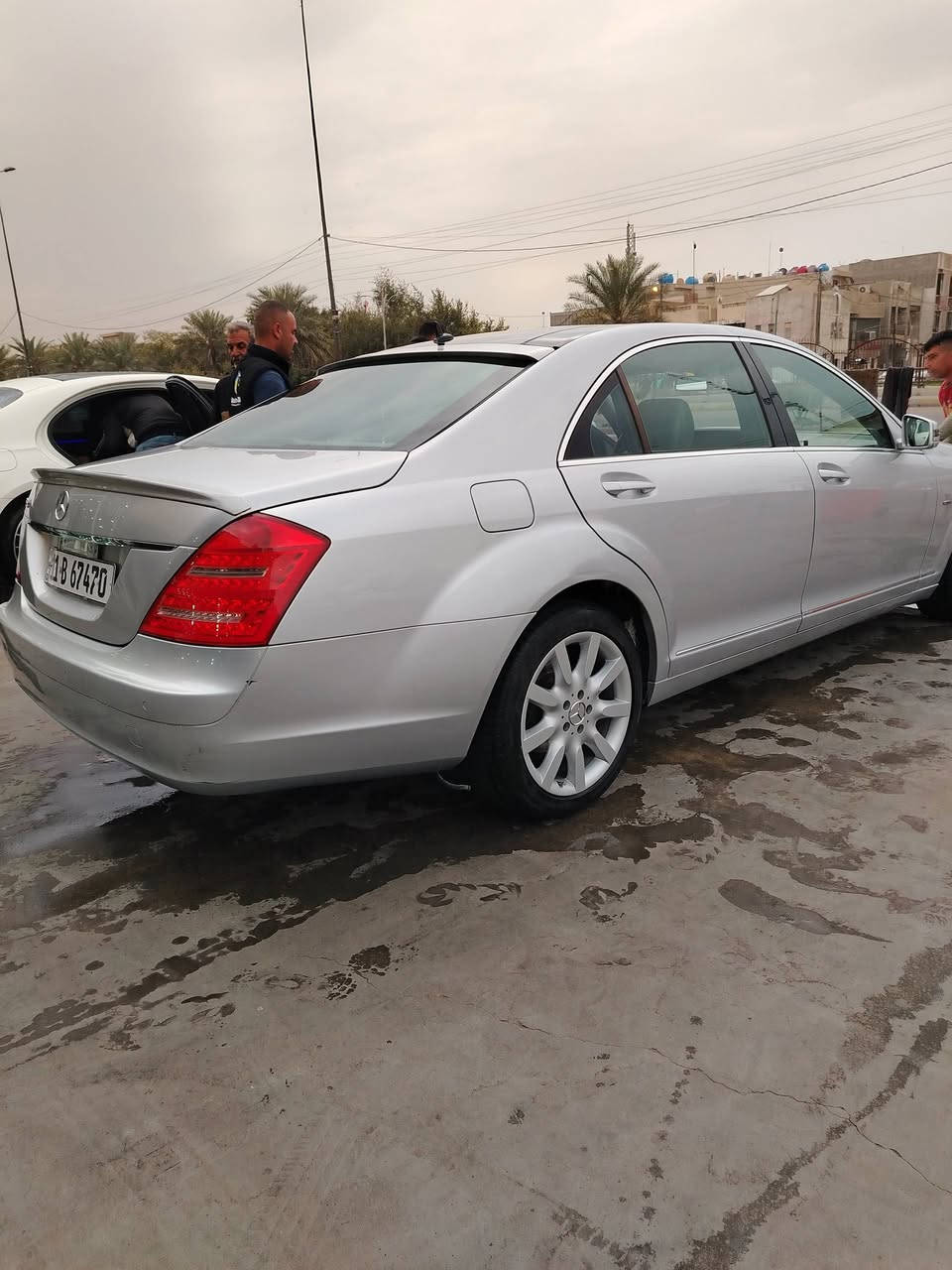 سلام عليكم مارسدس S350 خليجي كفاله عامه بدون صبغ بدون حادث فقط قبق جنطه مبدل ونفس لون سياره بانوراما كشنات جلد كهرباء حساسات خلفي امامي كامره بلاديه بيبان شفط مري شفط بردات بلاديه ملاحضه مكينه بيهه بدايت تبخير  سعر السياره السعر١٥٥عنوان بغداد سبع البور *********** ***********  بدون مراوس فقط بيع موديل ٢٠٠٨
