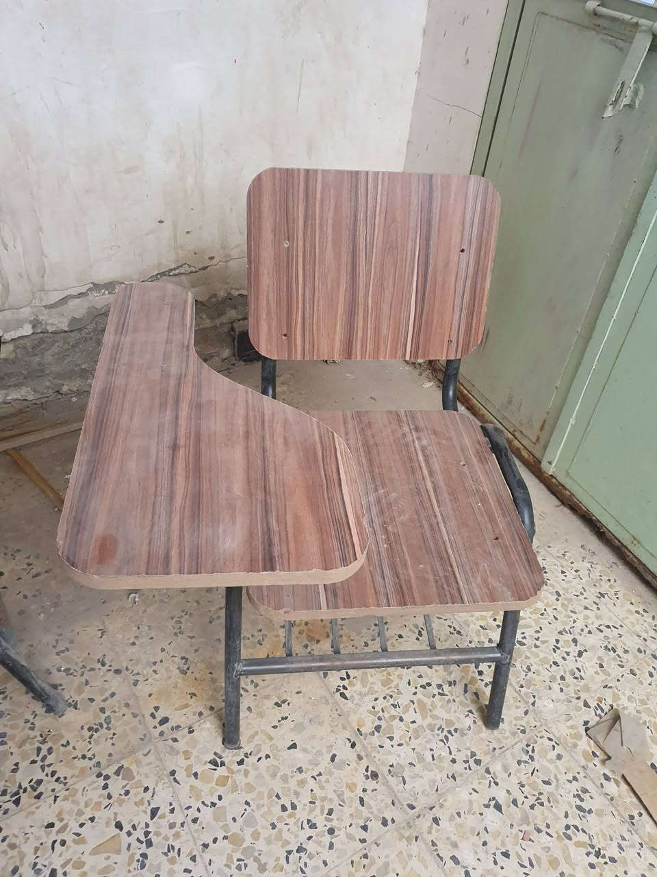 السلام عليكم كراسي للبيع عدد ٩ السعر ١١ وبي مجال للأستفسار على هذا الرقم (***********)
