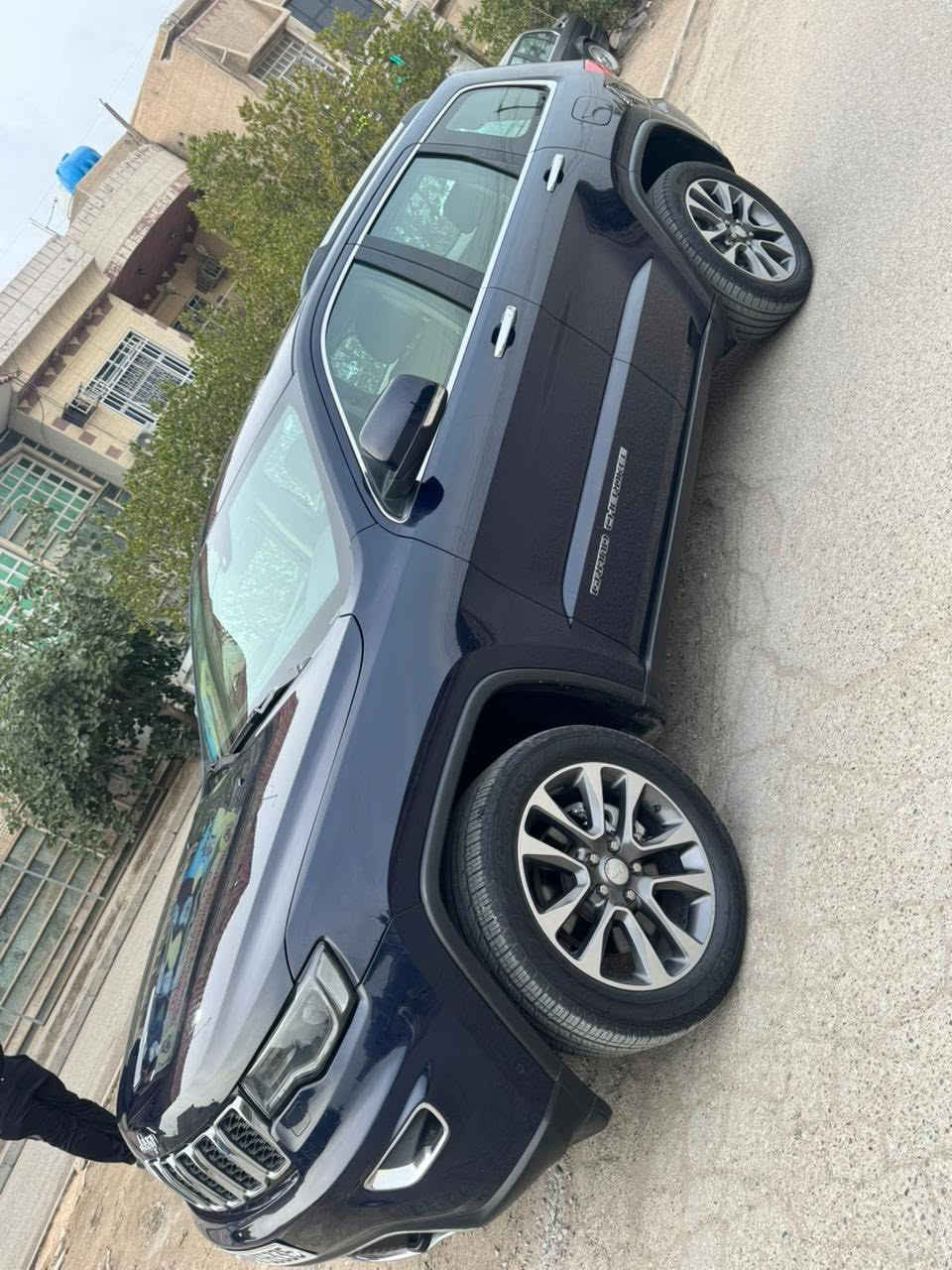 جيب  لمتد موديل ٢٠١٨
(خليجي وكالة مكفوله من صبغ وزلغ كفاله عامه  هزه جديده ورقم جديد )  فول مواصفات  سونار بل منشور. بسمي سياره رقم حلو  سبير ما نازل 
المحرك : 3600  سته ماشية    (63 m) .
‏  سعر (٢٤٨ $ ) 
—————————
* نقطة عمياء .
* دفع رباعي 4x4 . 
* فرش المقاعد من الجلد .
*المقاعد تدفئة تبريد . 
* المقاعد الأمامية كهربائية .
* ذاكرة لحفظ وضعيات الجلوس . 
* المقاعد الأمامية مع تدفئة . 
* صف المقاعد الخلفية مع تدفئة . 
* ويل قياس 20 .
* مقود السائق كهربائي . 
* تدفئة ستيرن . 
* سقف بانوراما 
* نظام الملاحة (GPS) . 
* نظام خاص للطرق الوعرة . 
* مصابيح امامية زنون . 
* المصابيح الأمامية مع LED لايت . 
* كشافات الضباب زنون . 
* تشغيل عن بعد .
* صندوق كهربائي .
*  حساسات أمامية . 
*  حساسات خلفية .
* كاميرا خلفية .
* مرايا بخاصية التعتيم الذاتي . 
* مرايا جانبية قابلة للطي كهربائيا . 
* بلوتوث تلفون . 
* محدد سرعة . 
* نظام تشغيل واطفاء اوتماتيكي للمحرك للتوفير من صرف الوقود ..

🟩 السعر  ٢٤٨ $.  عنوان بغداد . 

الاتصال.   ***********
