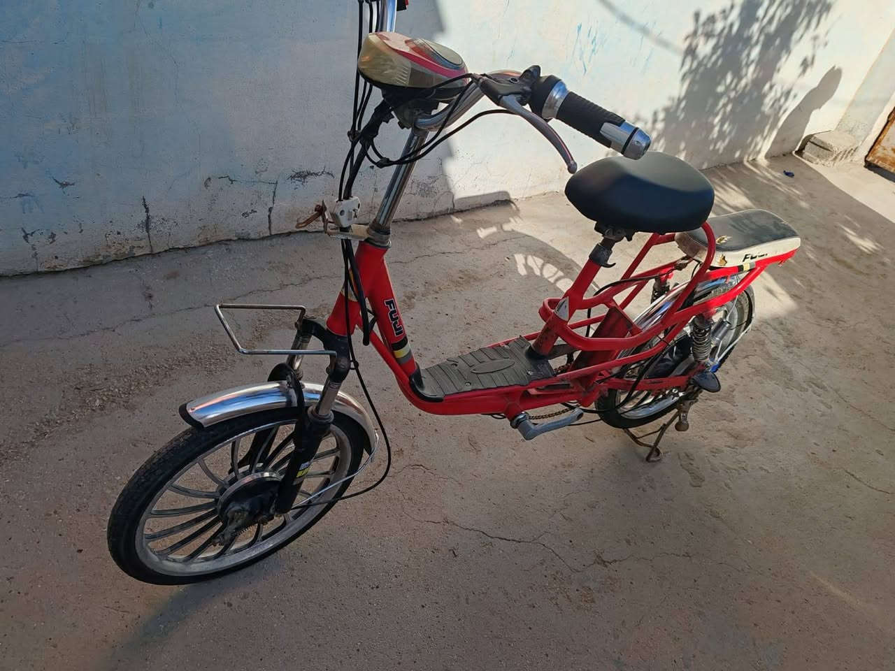 بايسكل شحن للبيع 
٤ بطاريات 
سرعتين ٣٣ و ٤٠ 
بايسكل حالته زينه استخدام شخصي من البيت للمدرسه قيم بما يرضى الله وأخذ


**إذا كنت صاحب هذا الإعلان وتريد حذفه لأي سبب، رجاءا أرسل رسالة إلى الدعم الفني**