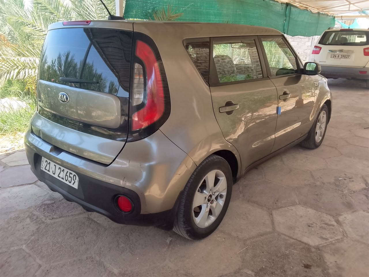 كيا صول سعر 107موديل 2018 سيارة بيهة جاملغ وبنيد وبيهة شوية صبغ بلداير مال جاملغ الخلفي والباقي كفالة محرك مامفتوح شرط تبريد ثلج حدادية كفالة سيارة جديدة وسنوية بسمي مجددة 2031 محرك 1600 مكان السيارة الديوانية تلفون ***********/***********
