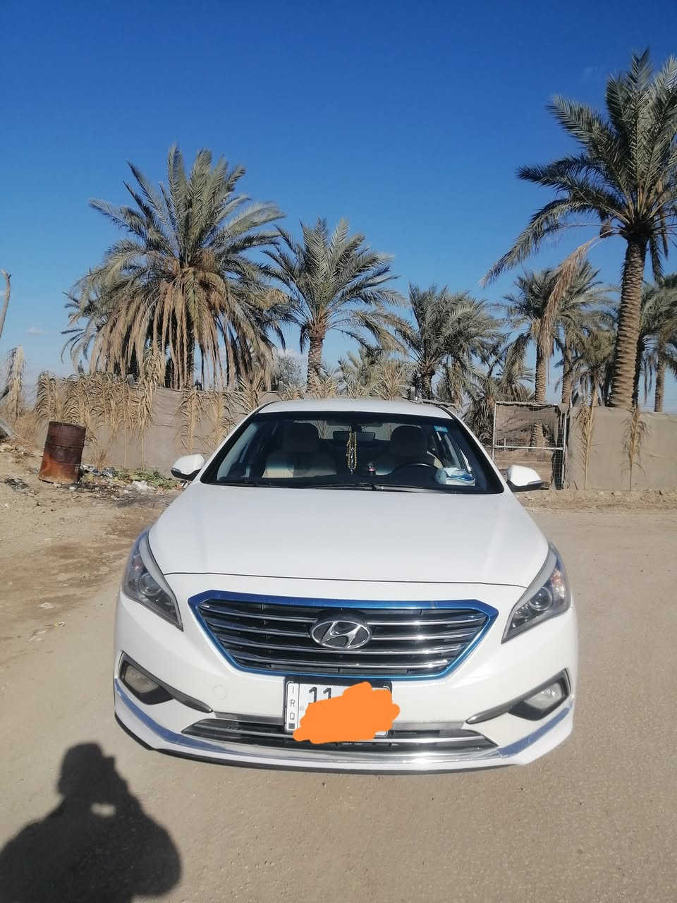 السلام عليكم سوناتا للبيع او مراوس 2015 شكل 2016 الوجهه الجديد مكفوله ماعدا ضاغطه وتبديل دهن الكير سياره جديده بأسمي السياره سنويه جديده رقم انكليزي بغداد مداور ثاني يوم  السعر 165 وبيه مجال السياره مال جناي المكان بابل محاويل غير متواجد ع الفيس اتصل على الرقم ***********
