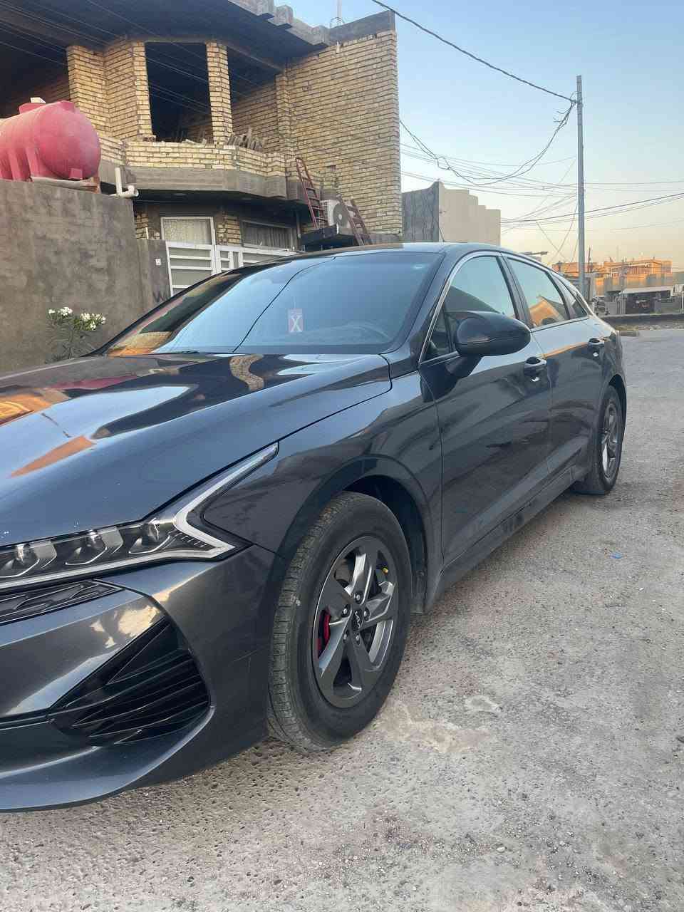 السلام عليكم سياره K5 للبيع السياره نضيفه جاهزه من كلشي ضربتها موجوده بل صوره مواصفاتها حساسات بل مري كامره خلفيه بصمه تشغل عن بعد سياقه ذاتيه مثبت سرعه تحكم ستيرن محرك 1600 تيربو رقم اربيل تحويل مباشر العنوان بابل الحصوه
للاستفسار التواصل واتساب او اتصال ع الرقم ***********
