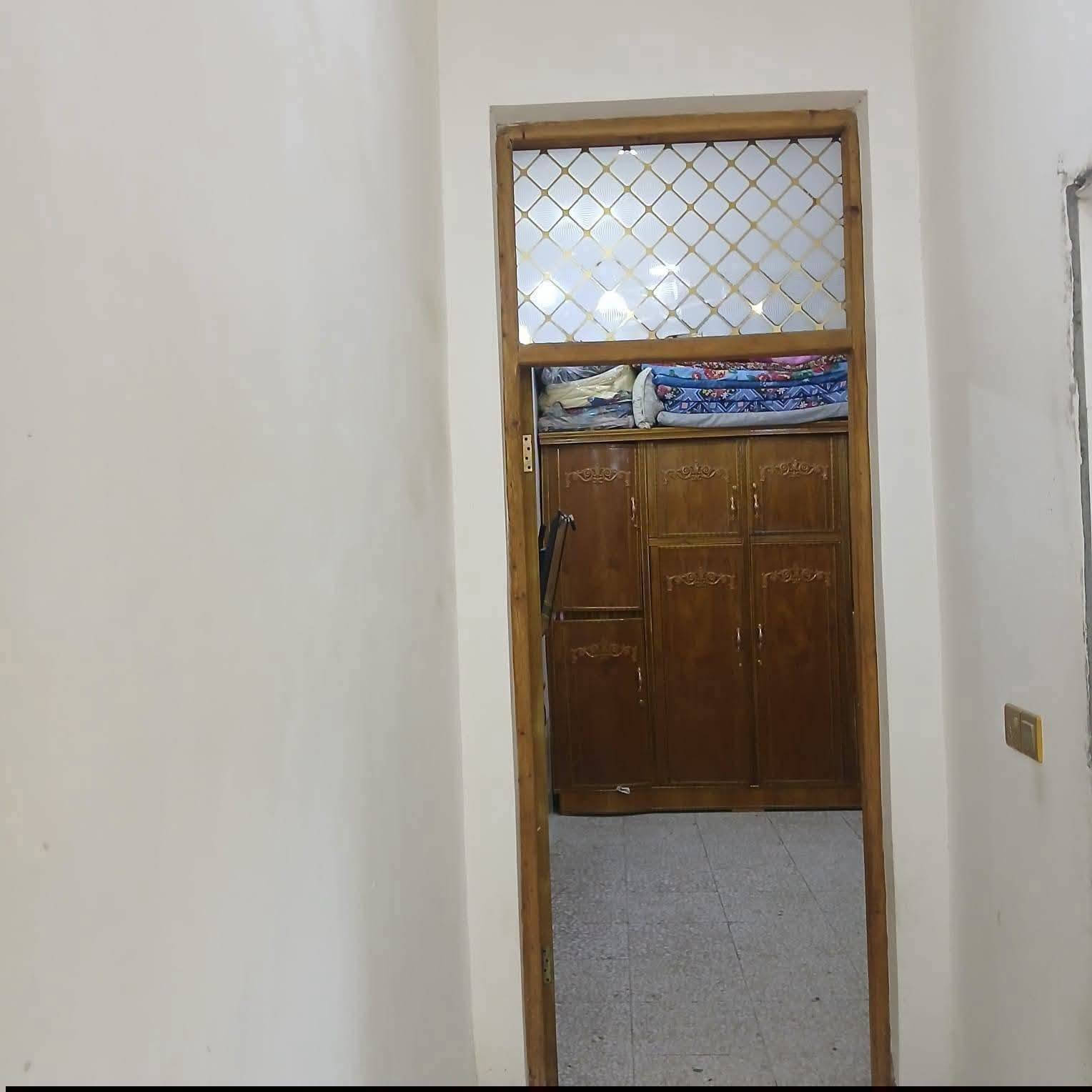 سلام عليكم 
بيت للبيع مساحة ١١٠  زراعي  طابقين خدمات كهرباء ماء مجاري وعن قريب التبليط الي ميعرف شنو صنف الارض تعال للمنطقة واسال 
بناء حديث 
زعفرانية نهايه اربع شوارع شارع السكلة الفرع الثاني 
السعر  83 وبي مجال قليل 
للأتصال ***********
